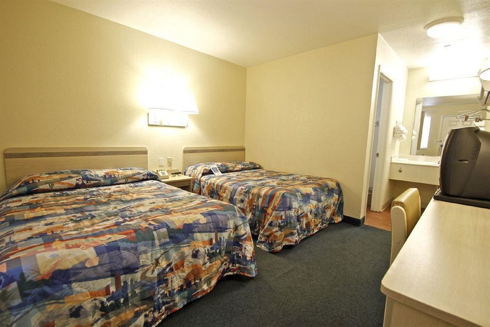 West Ashley Inn Чарльстон Экстерьер фото