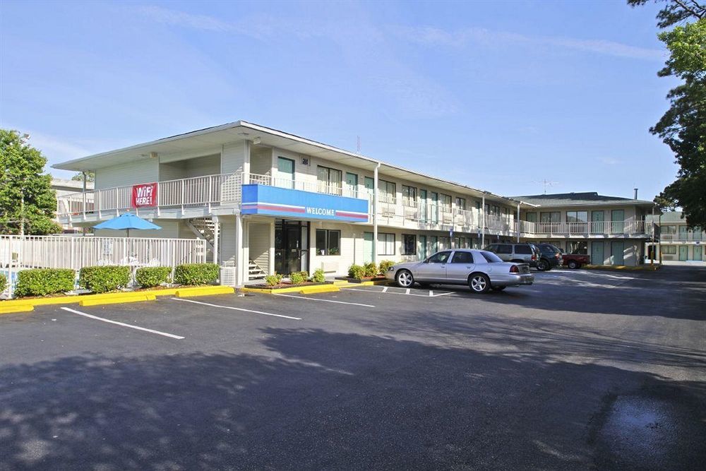 West Ashley Inn Чарльстон Экстерьер фото